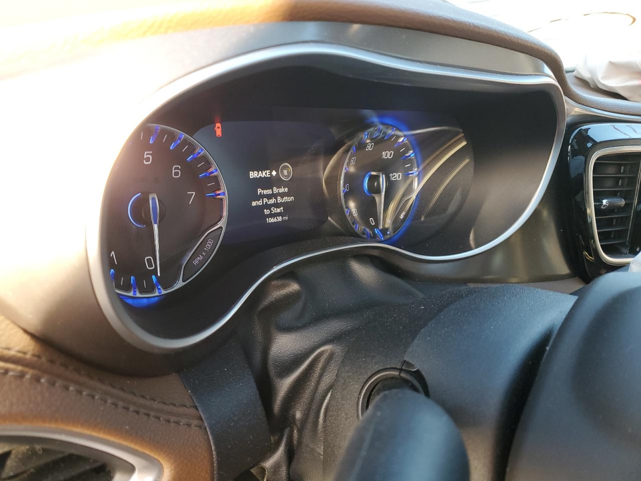 2017 Chrysler Pacifica - Image 9