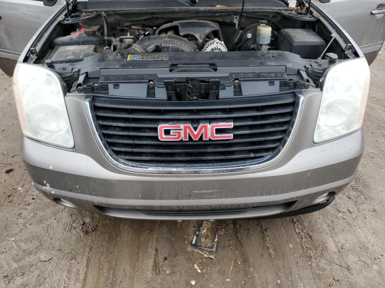 2009 GMC Yukon - Image 12