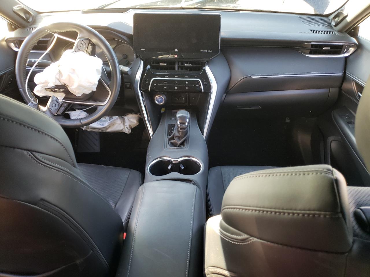 2021 Toyota Venza - Image 8