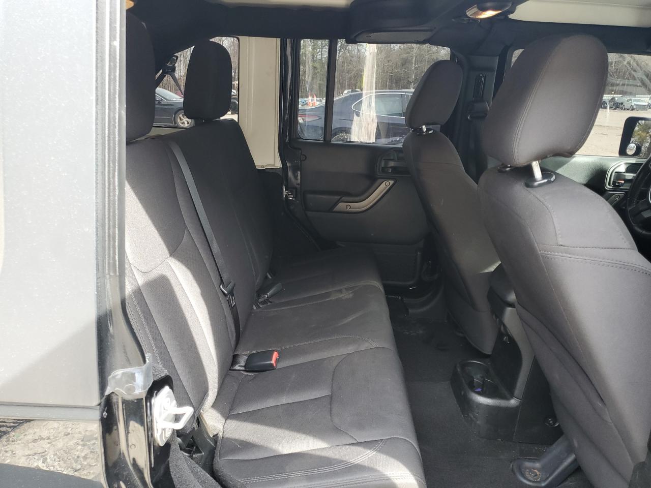 2018 Jeep Wrangler - Image 11