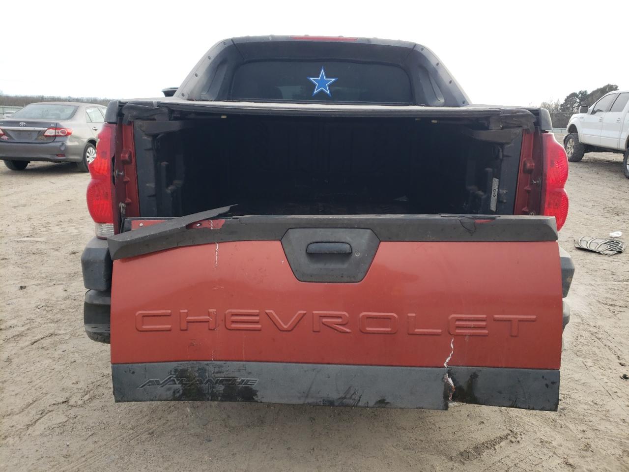 2003 Chevrolet Avalanche - Image 6