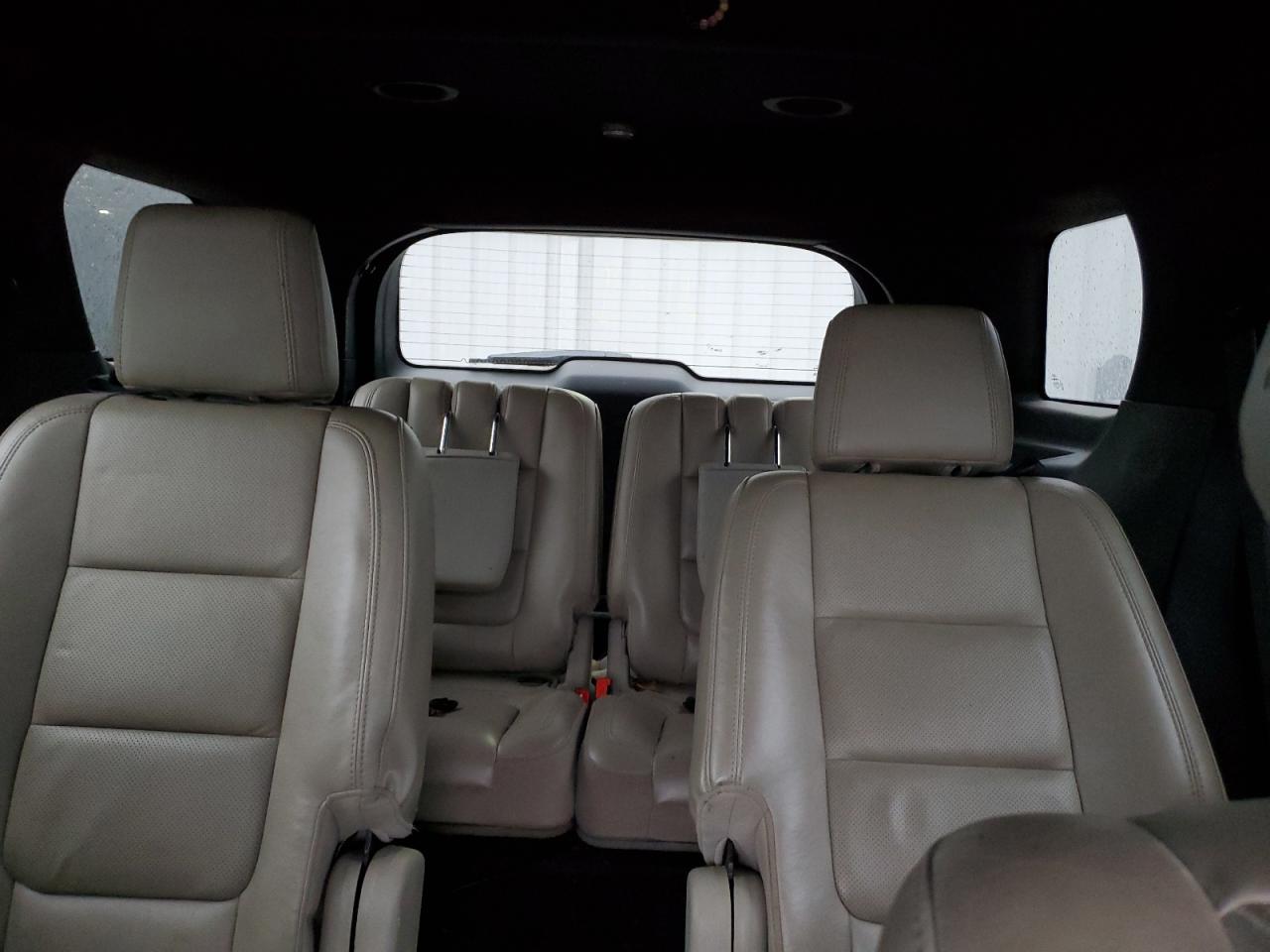 2014 Ford Explorer - Image 10