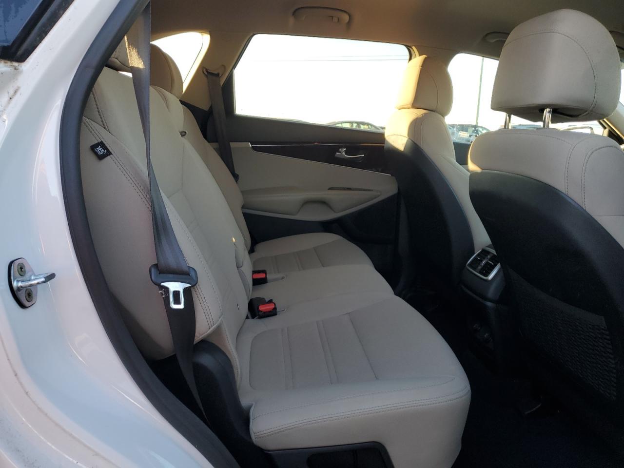 2017 Kia Sorento - Image 11