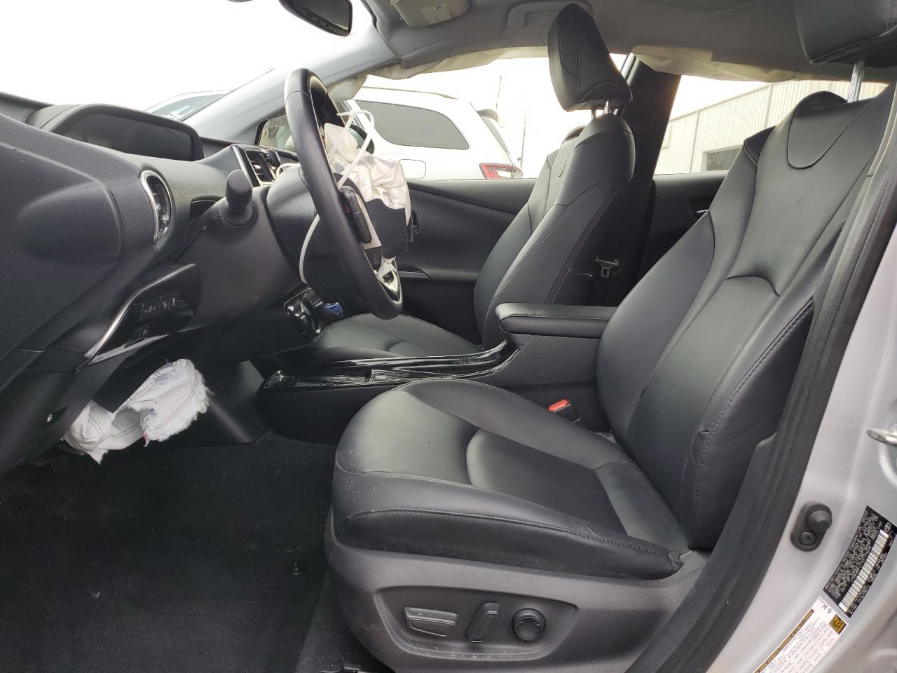 2022 Toyota Prius - Image 7