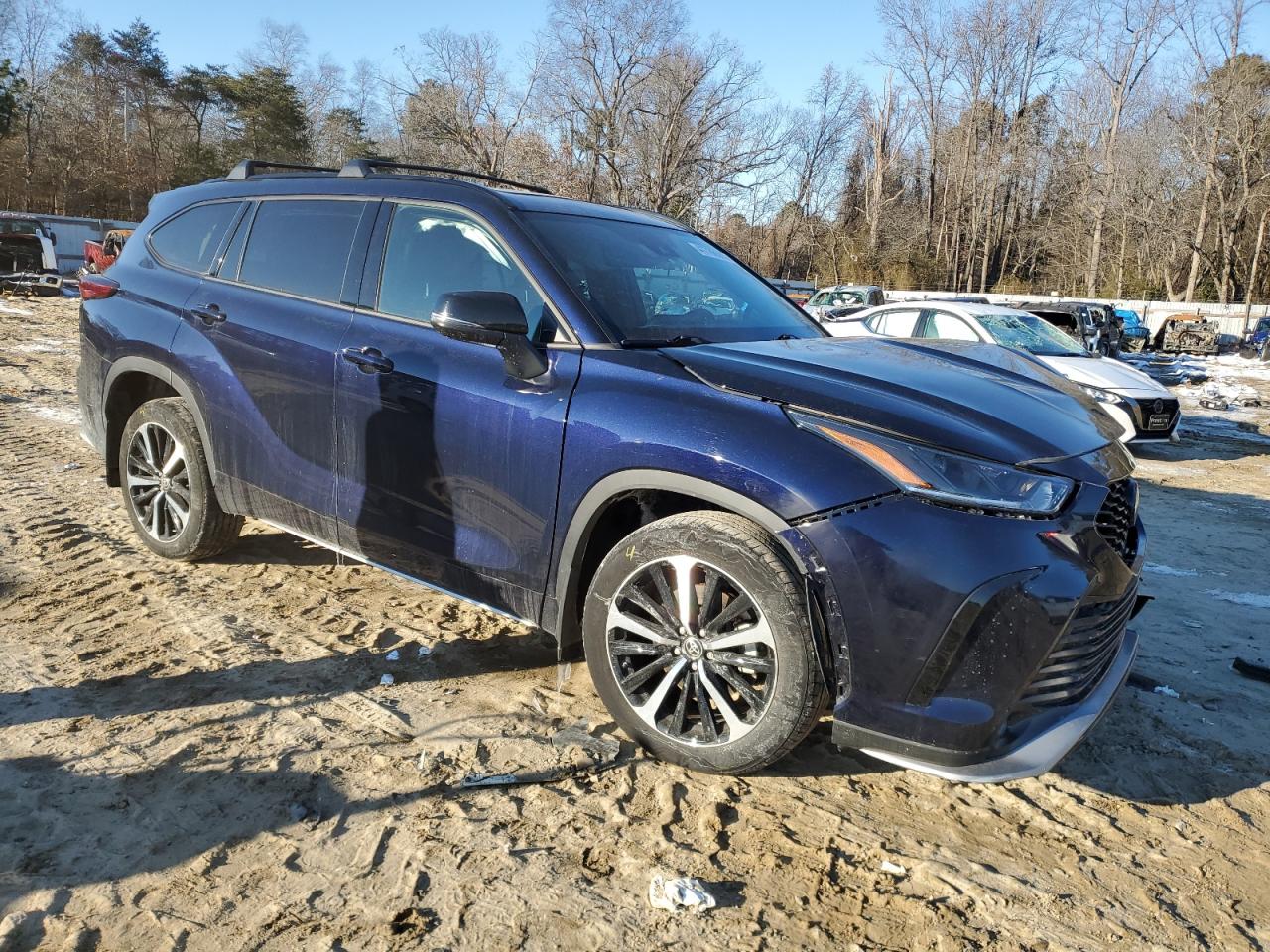 2022 Toyota Highlander - Image 4