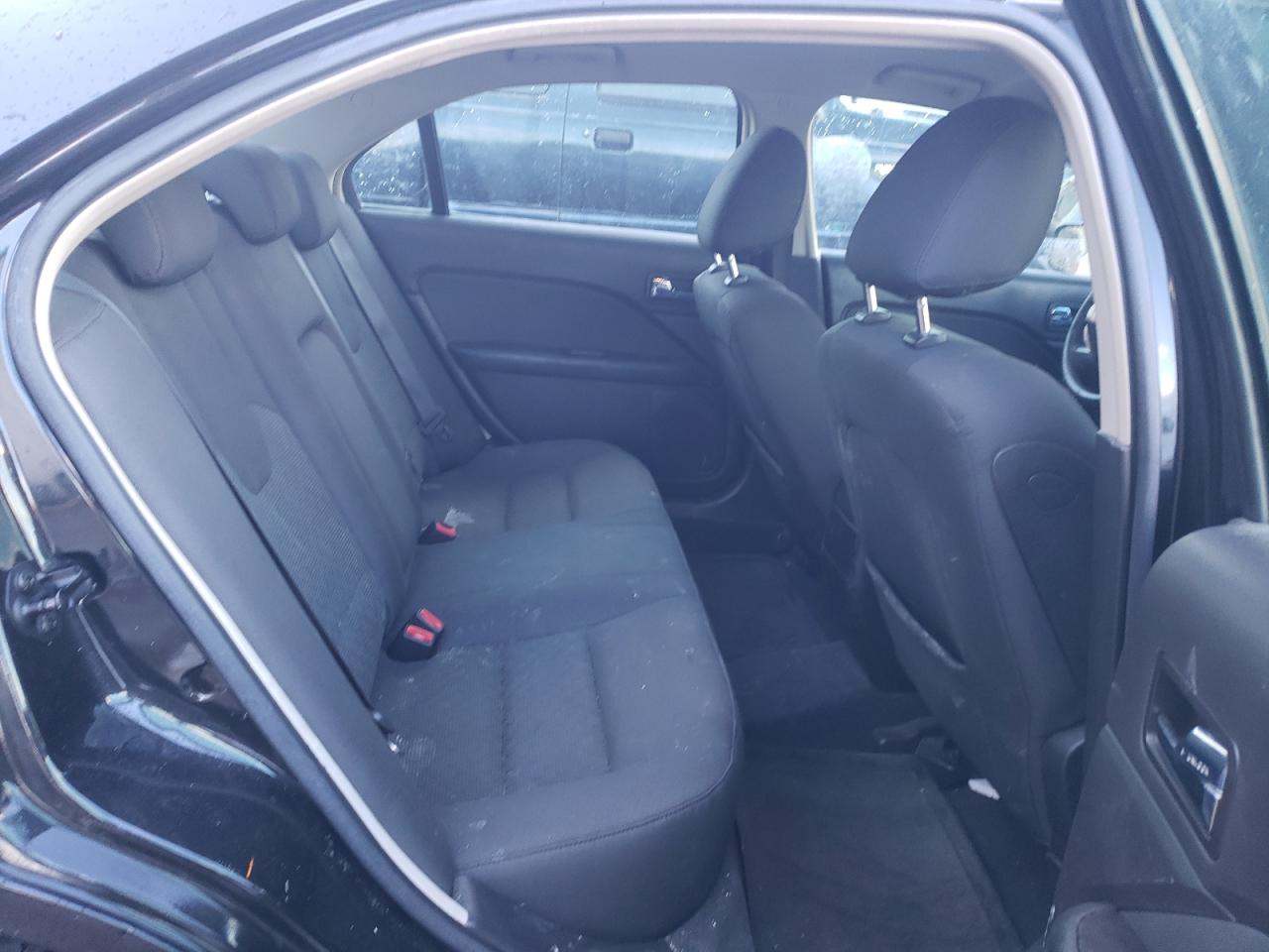 2010 Ford Fusion - Image 10