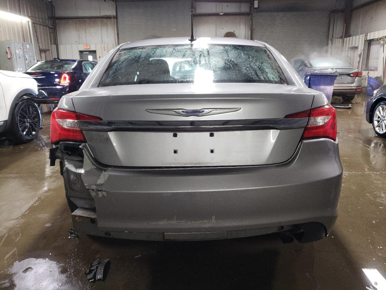2013 Chrysler 200 - Image 6