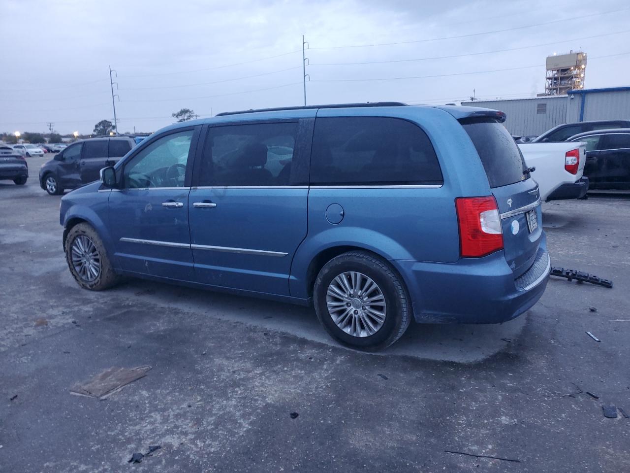 2012 Chrysler Town & Country - Image 2