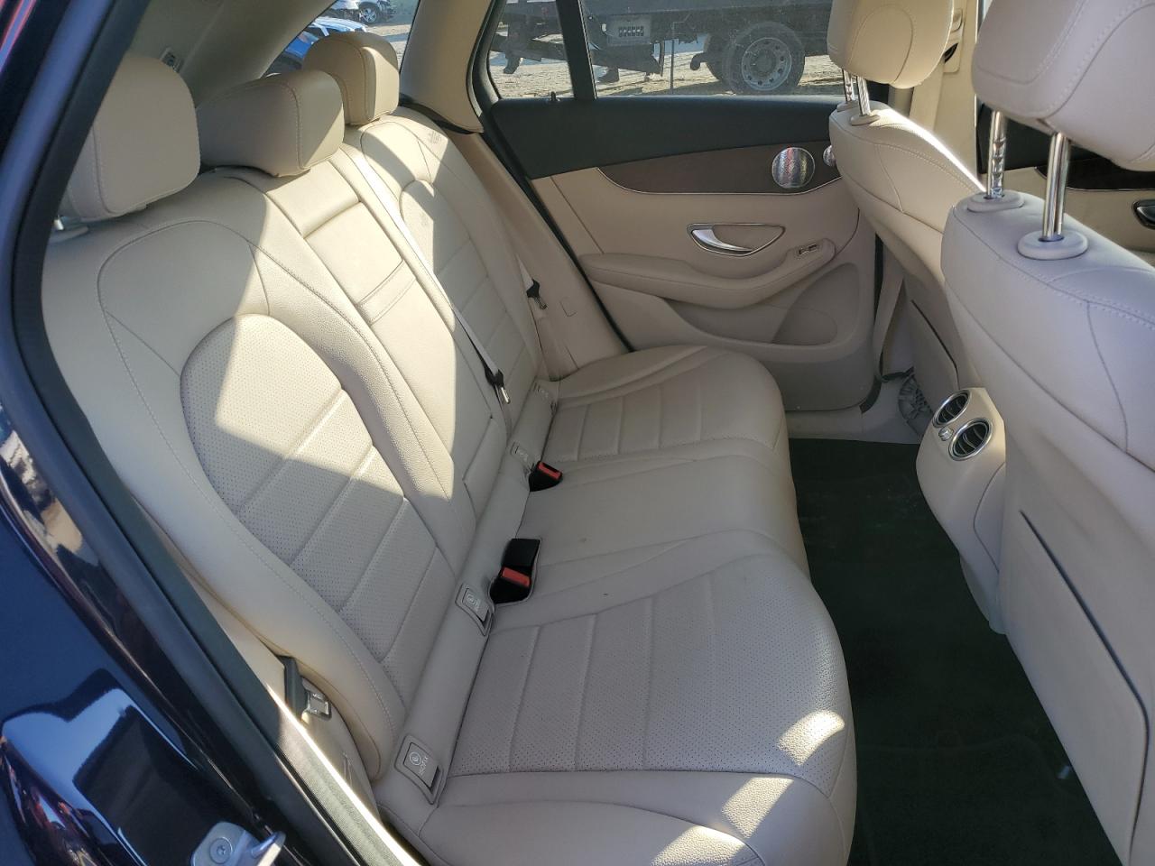 2019 Mercedes-Benz GLC - Image 11