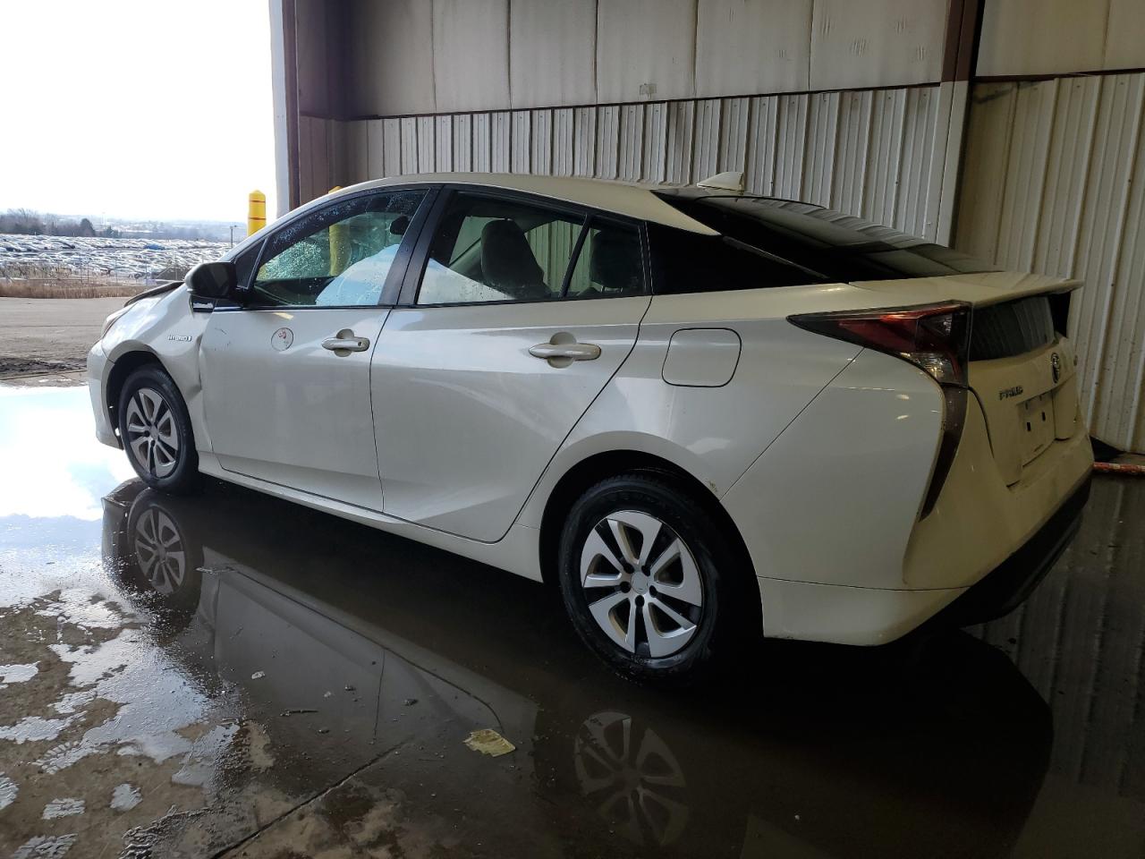 2016 Toyota Prius - Image 2