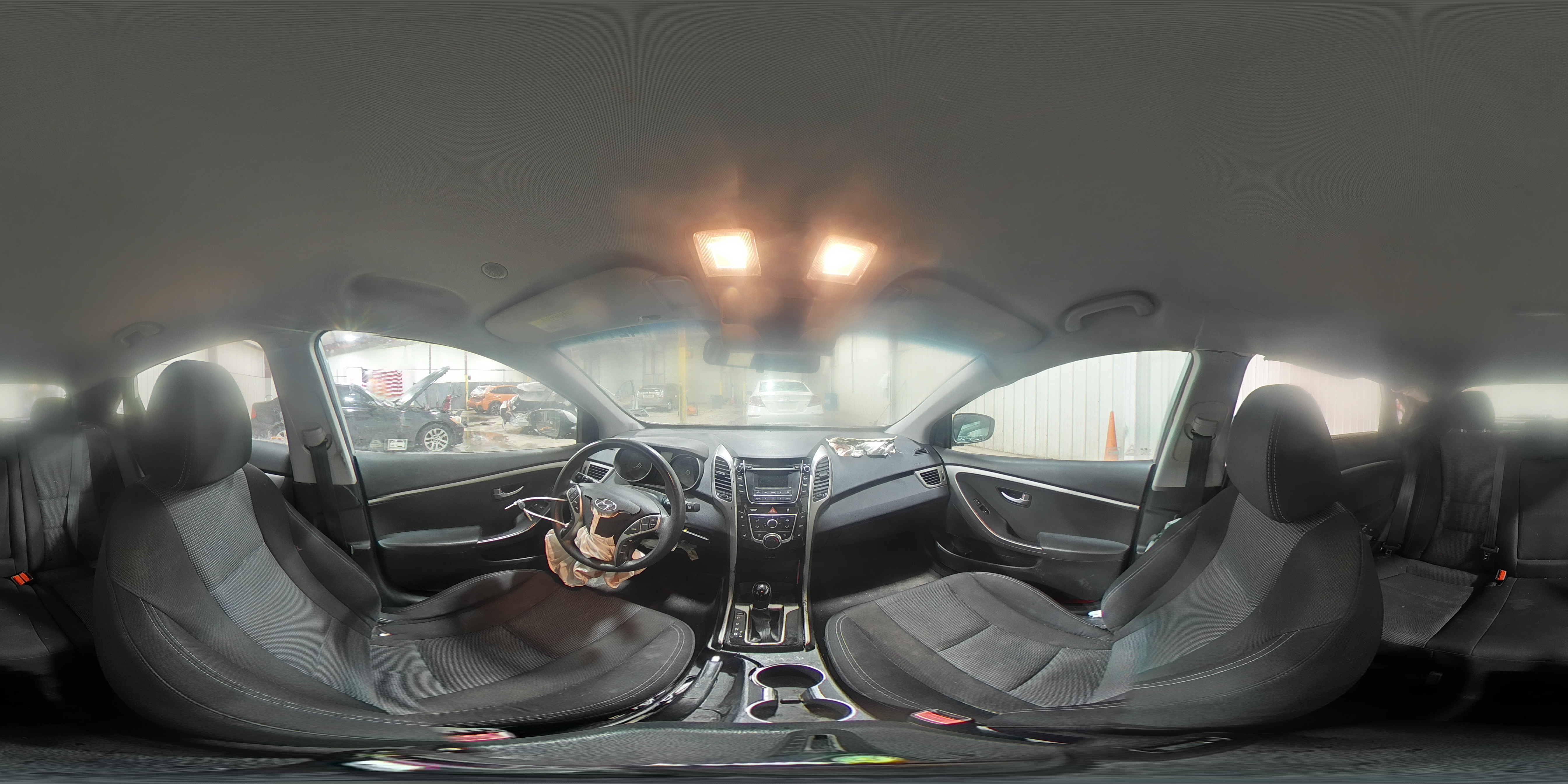 2016 Hyundai Elantra - Image 15