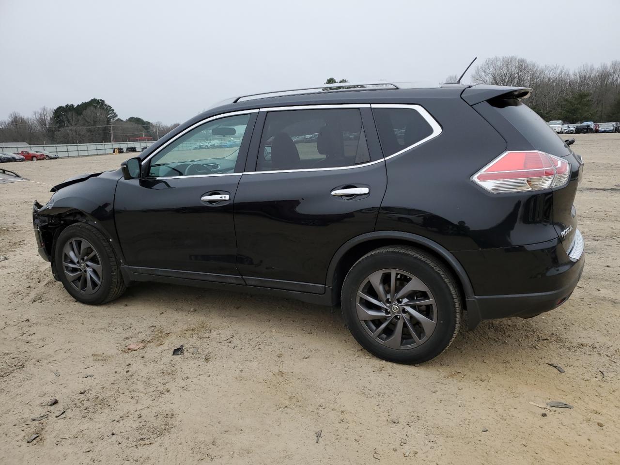 2016 Nissan Rogue - Image 2