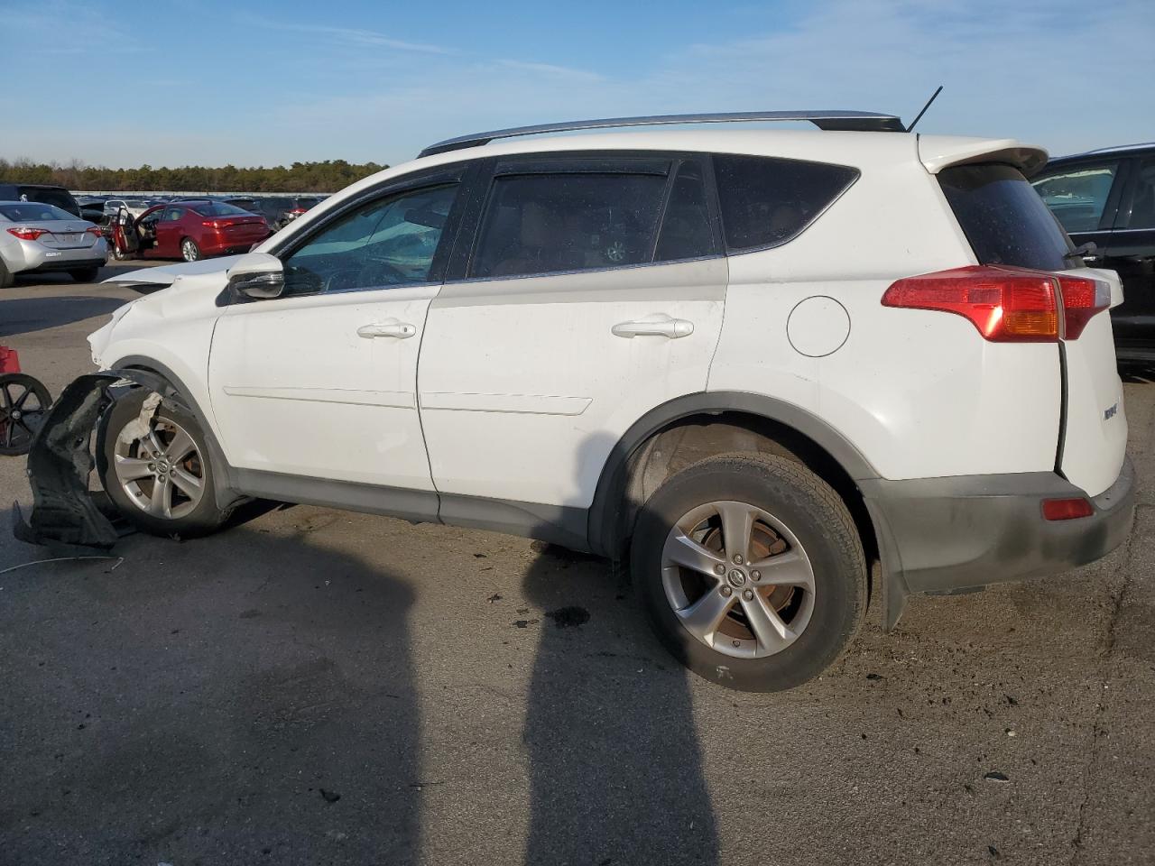 2015 Toyota RAV 4 - Image 2