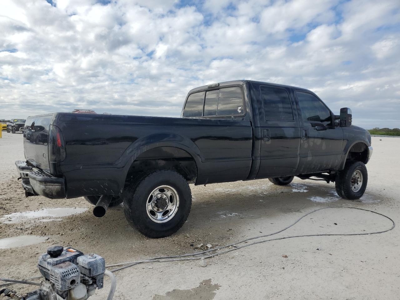 2003 Ford F250 - Image 3