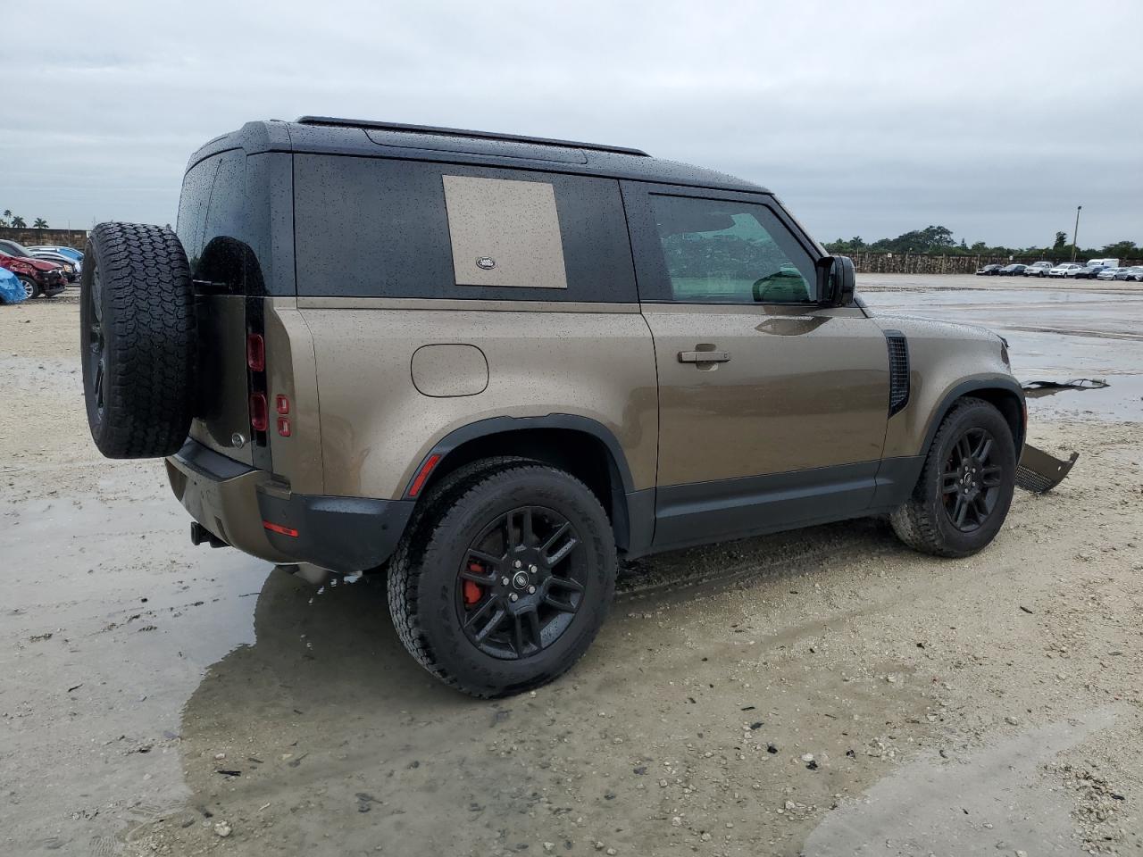 2023 Land Rover Defender - Image 3