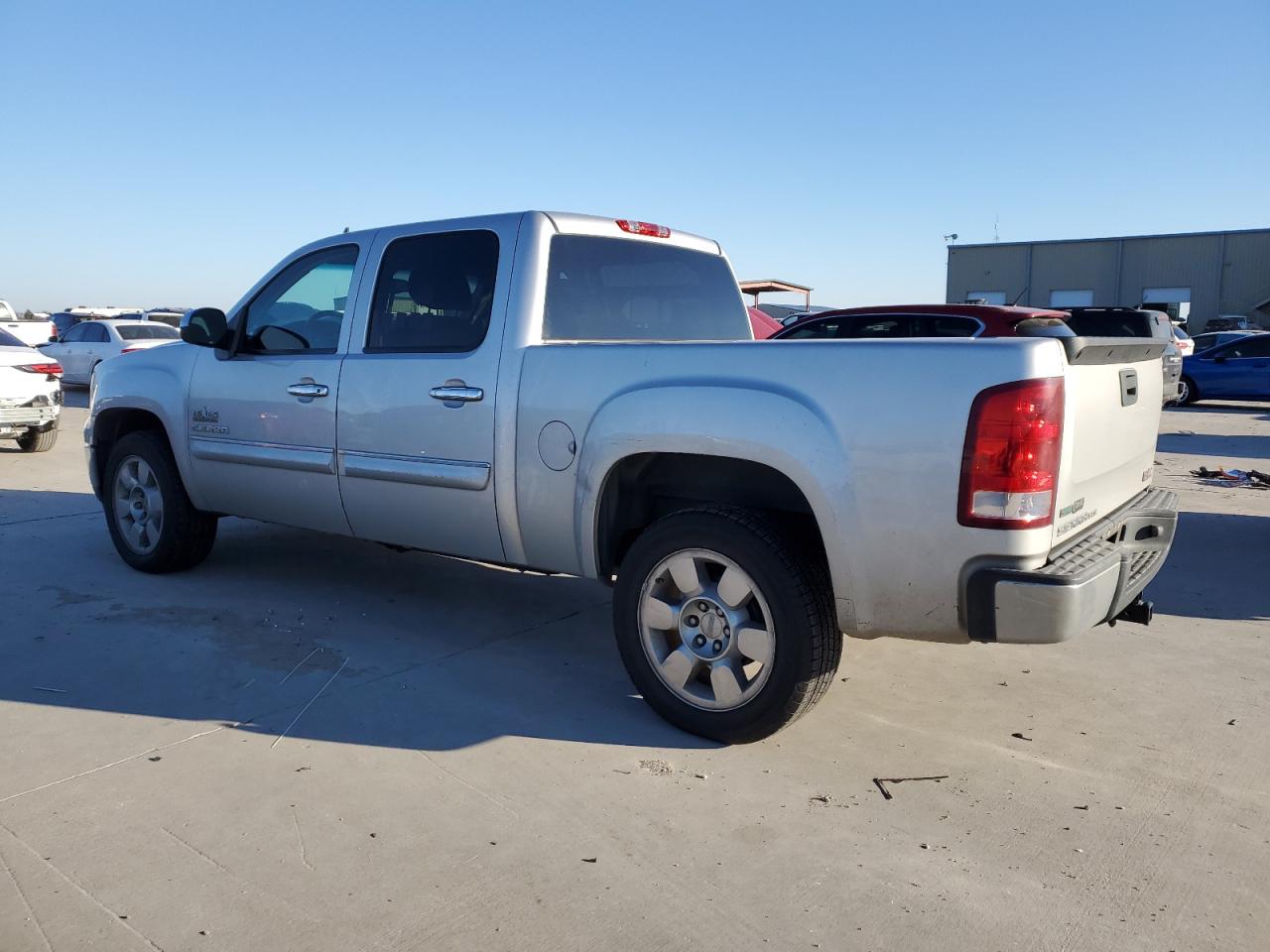 2011 GMC Sierra - Image 2