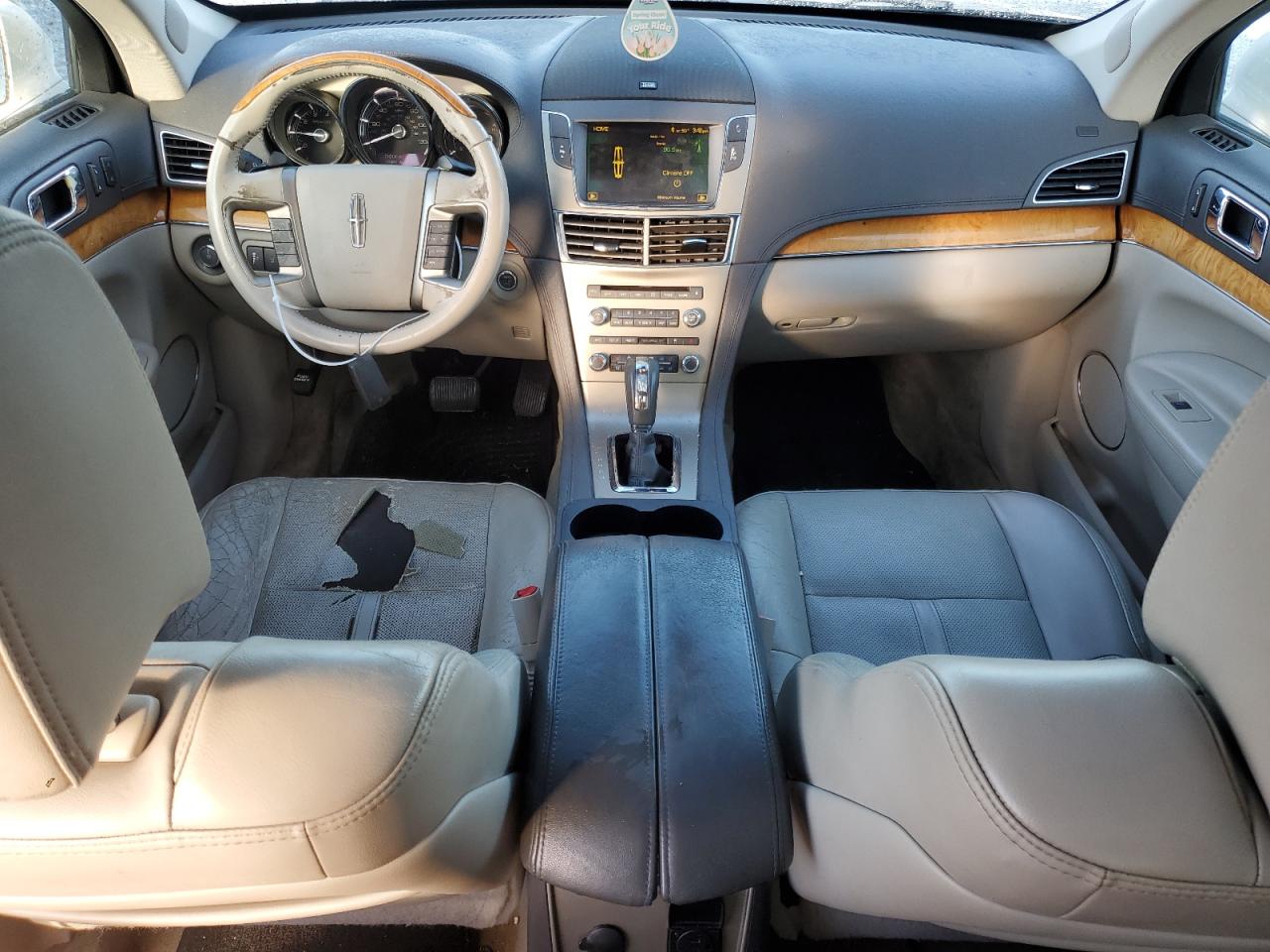 2010 Lincoln MKT - Image 8