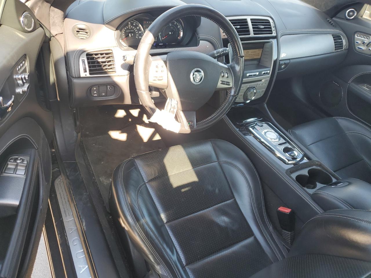 2010 Jaguar XKR - Image 8