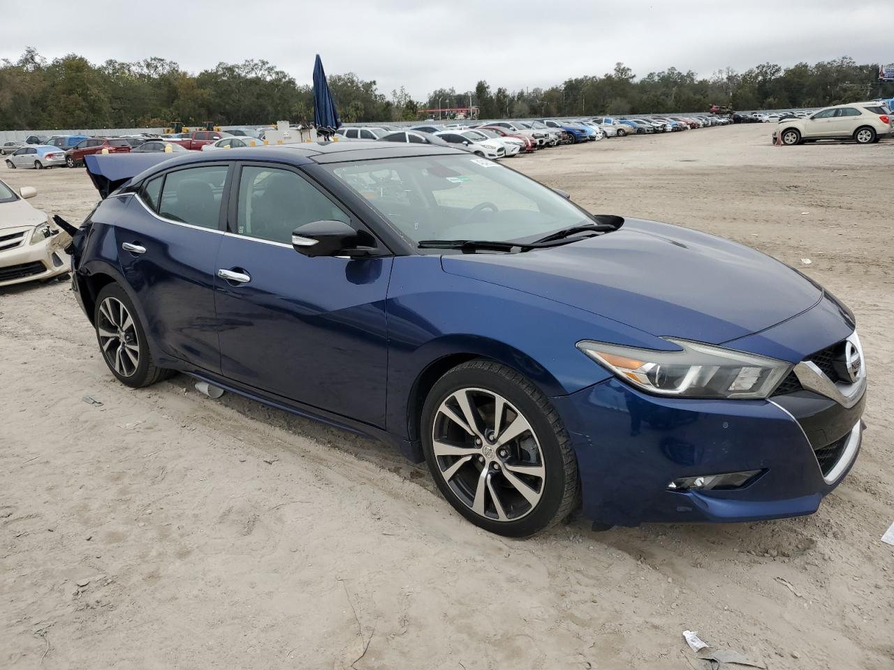 2016 Nissan Maxima - Image 4