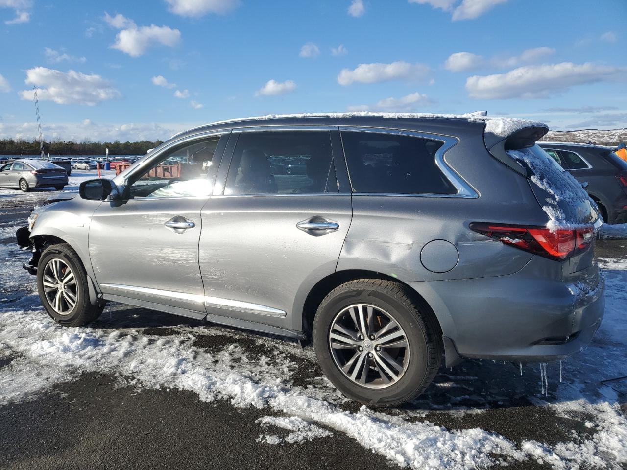 2019 Infiniti QX60 - Image 2