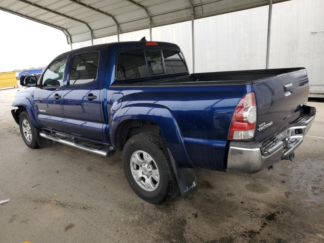 2015 Toyota Tacoma - Image 2