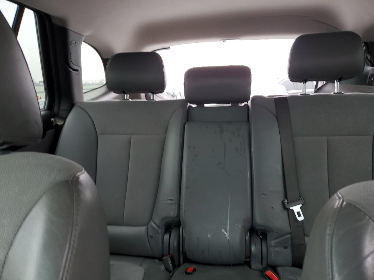 2012 Hyundai Santa Fe - Image 10