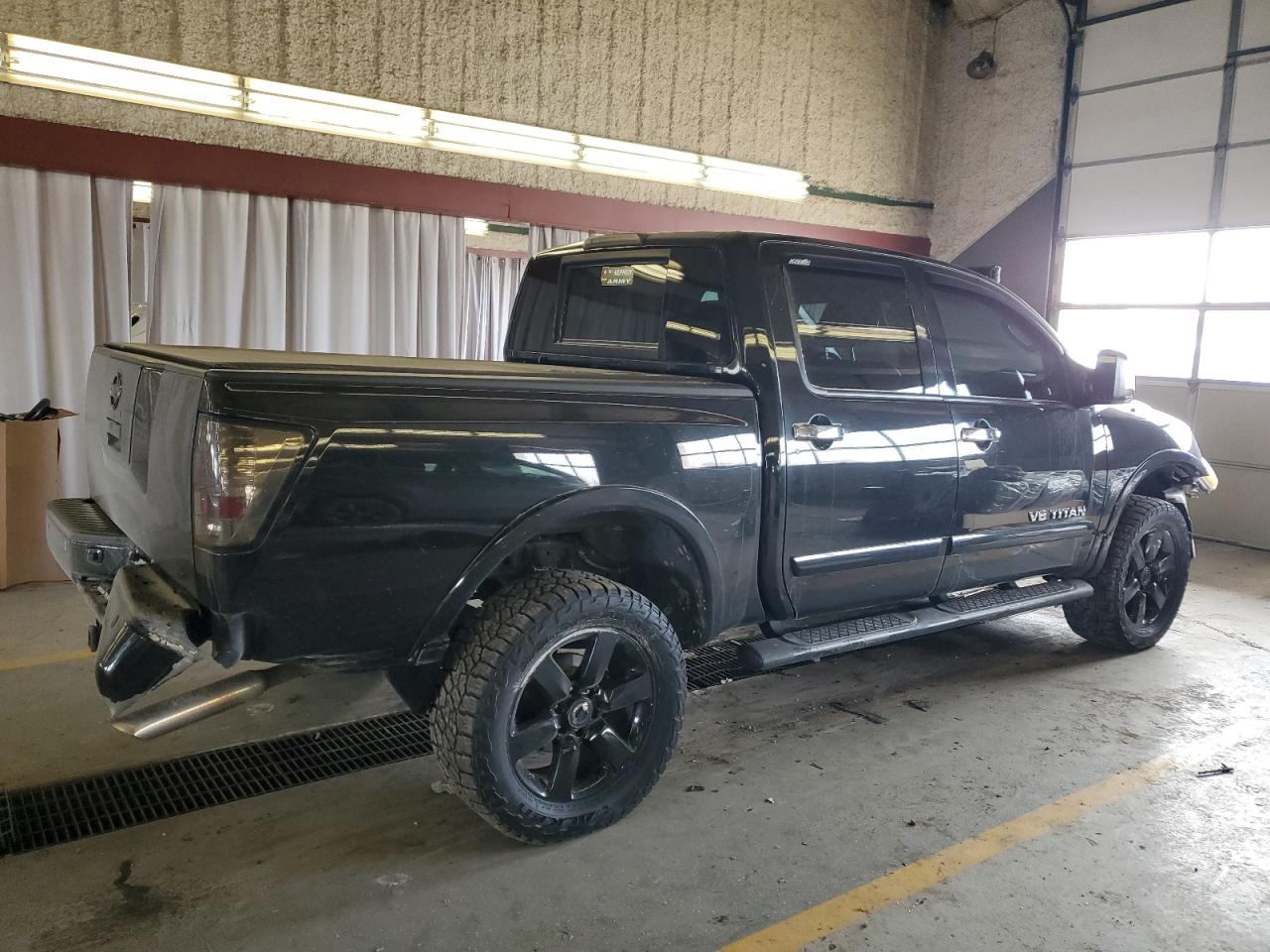 2011 Nissan Titan - Image 3