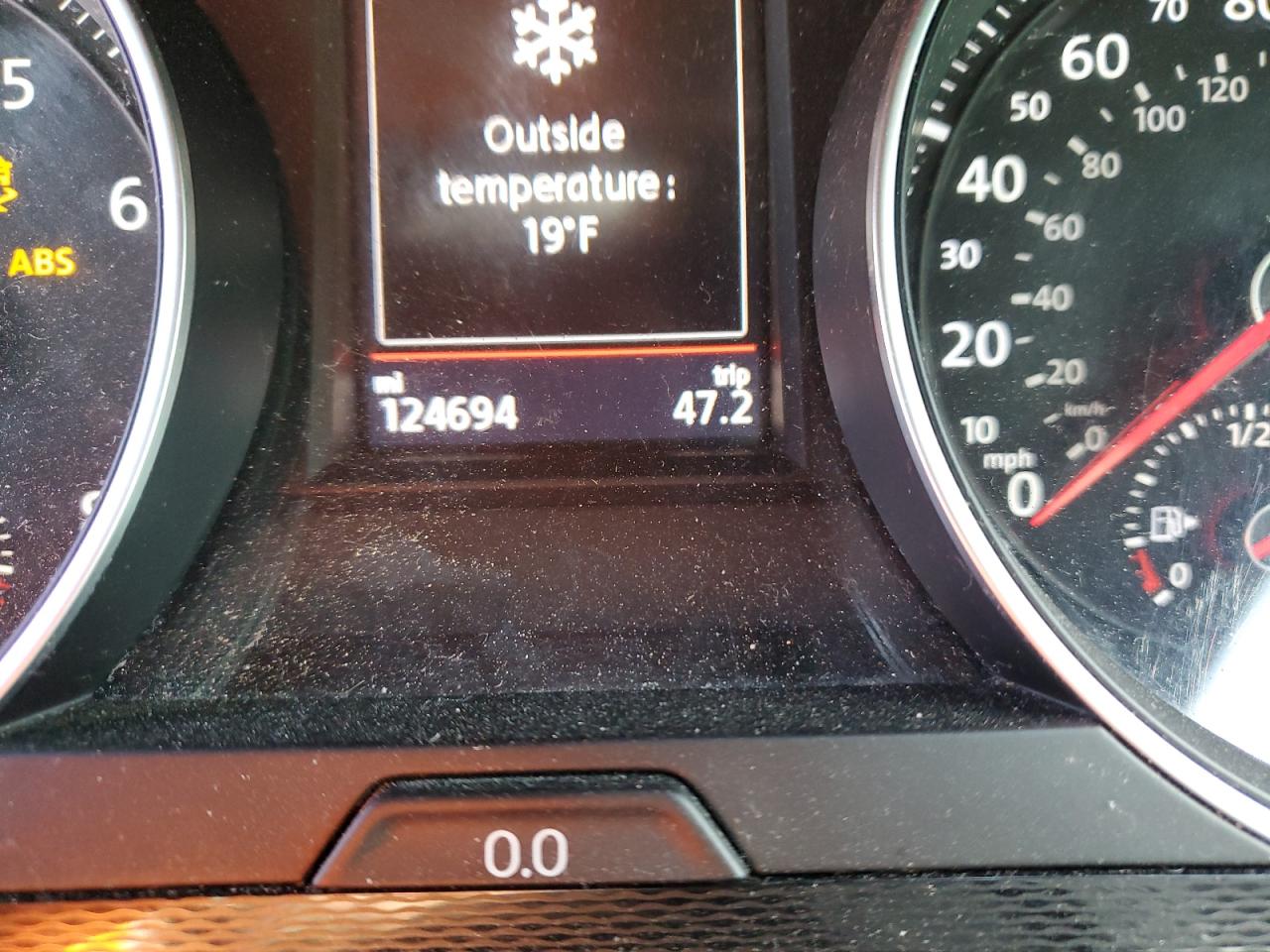 2017 Volkswagen GTI - Image 9