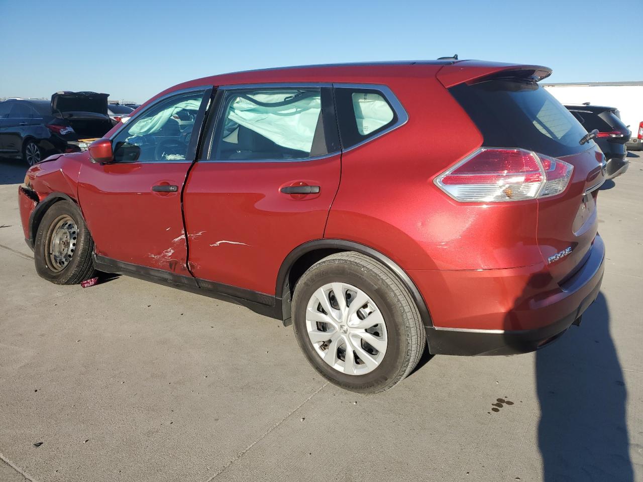 2016 Nissan Rogue - Image 2