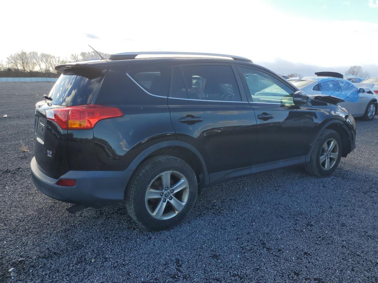 VIN 2T3RFREV6FW293583 2015 TOYOTA RAV4 no.3