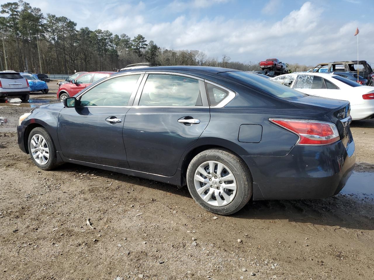 2015 Nissan Altima - Image 2