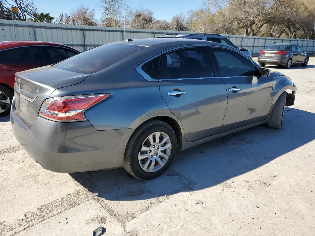 2015 Nissan Altima - Image 3