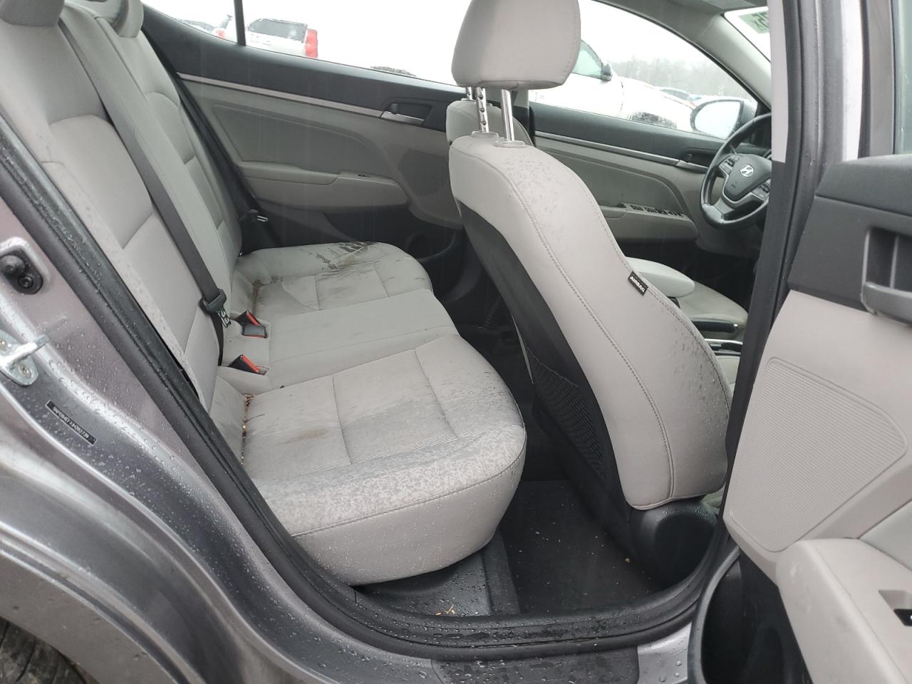 2018 Hyundai Elantra - Image 10