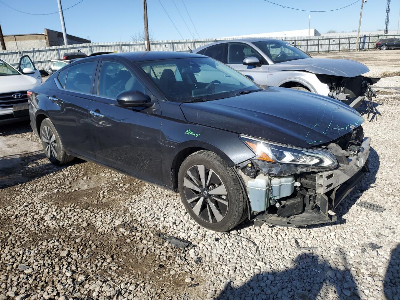 2021 Nissan Altima - Image 4
