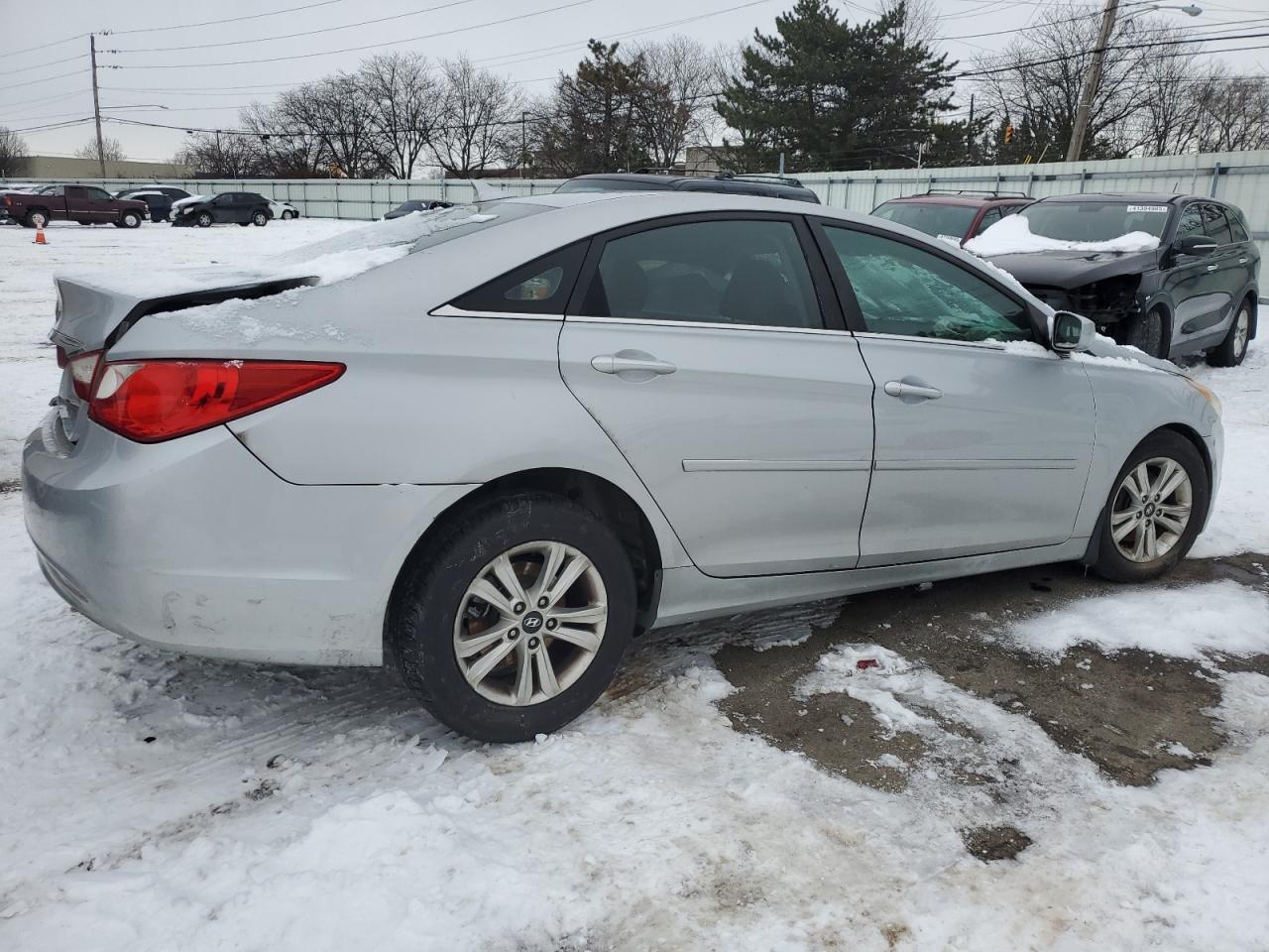 2011 Hyundai Sonata - Image 3