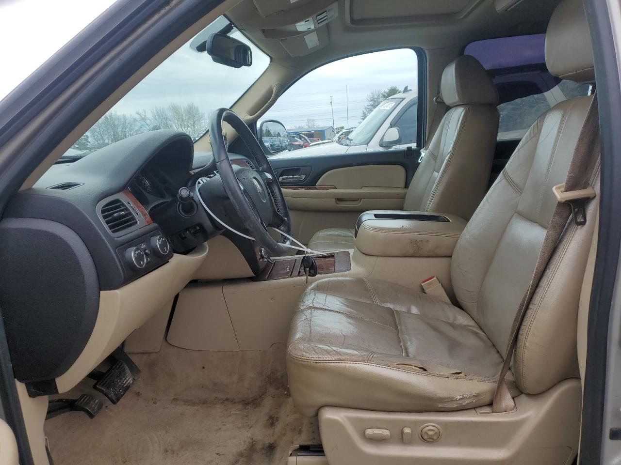 2008 Chevrolet Suburban - Image 7