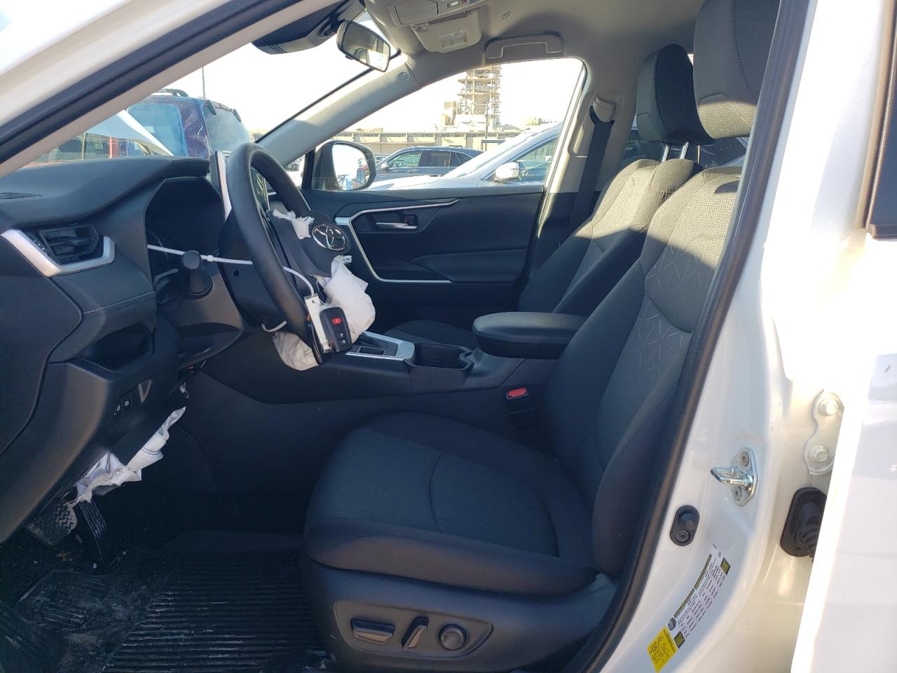 2024 Toyota RAV 4 - Image 7
