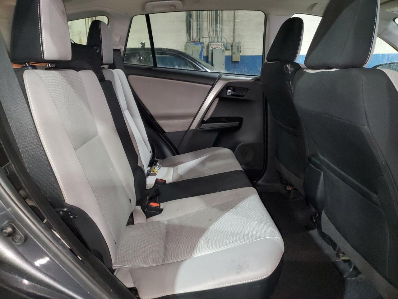 2018 Toyota RAV 4 - Image 11