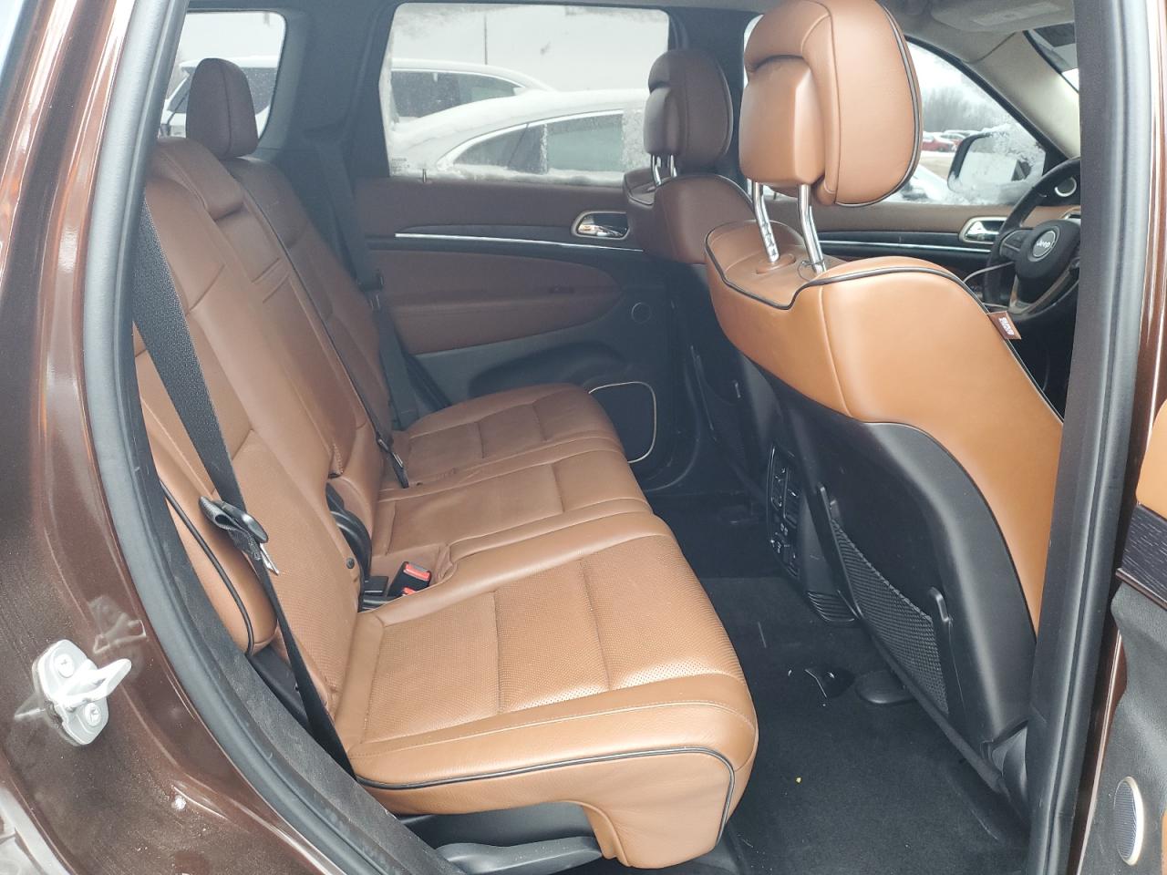 2015 Jeep Grand Cherokee - Image 11
