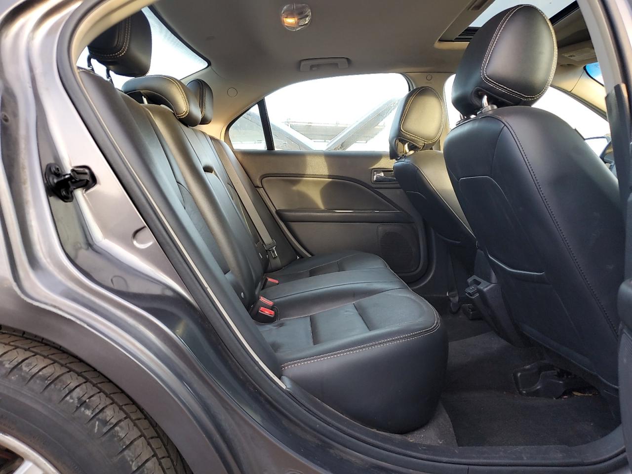 2012 Ford Fusion - Image 10