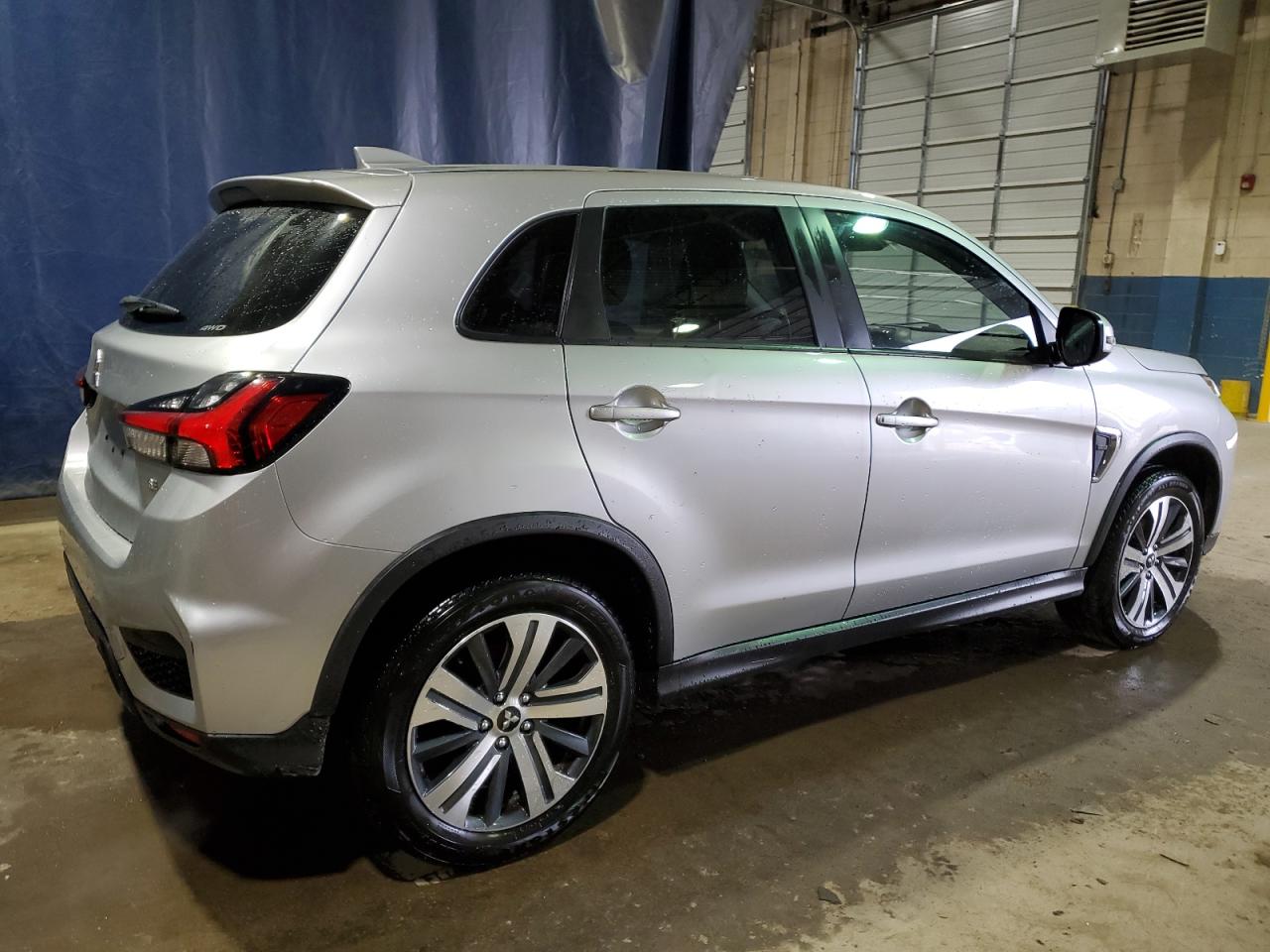 2021 Mitsubishi Outlander - Image 3