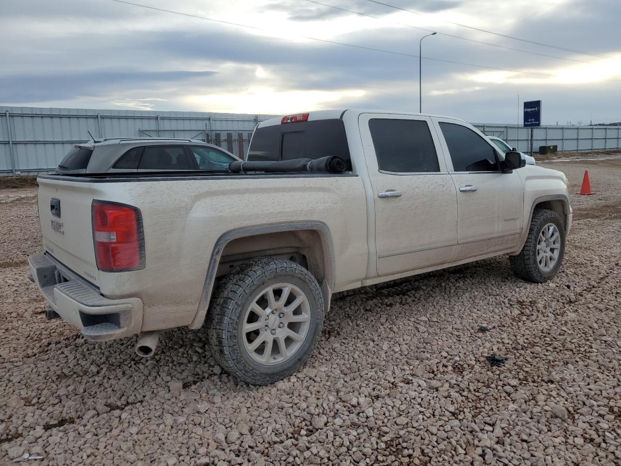 2015 GMC Sierra - Image 3