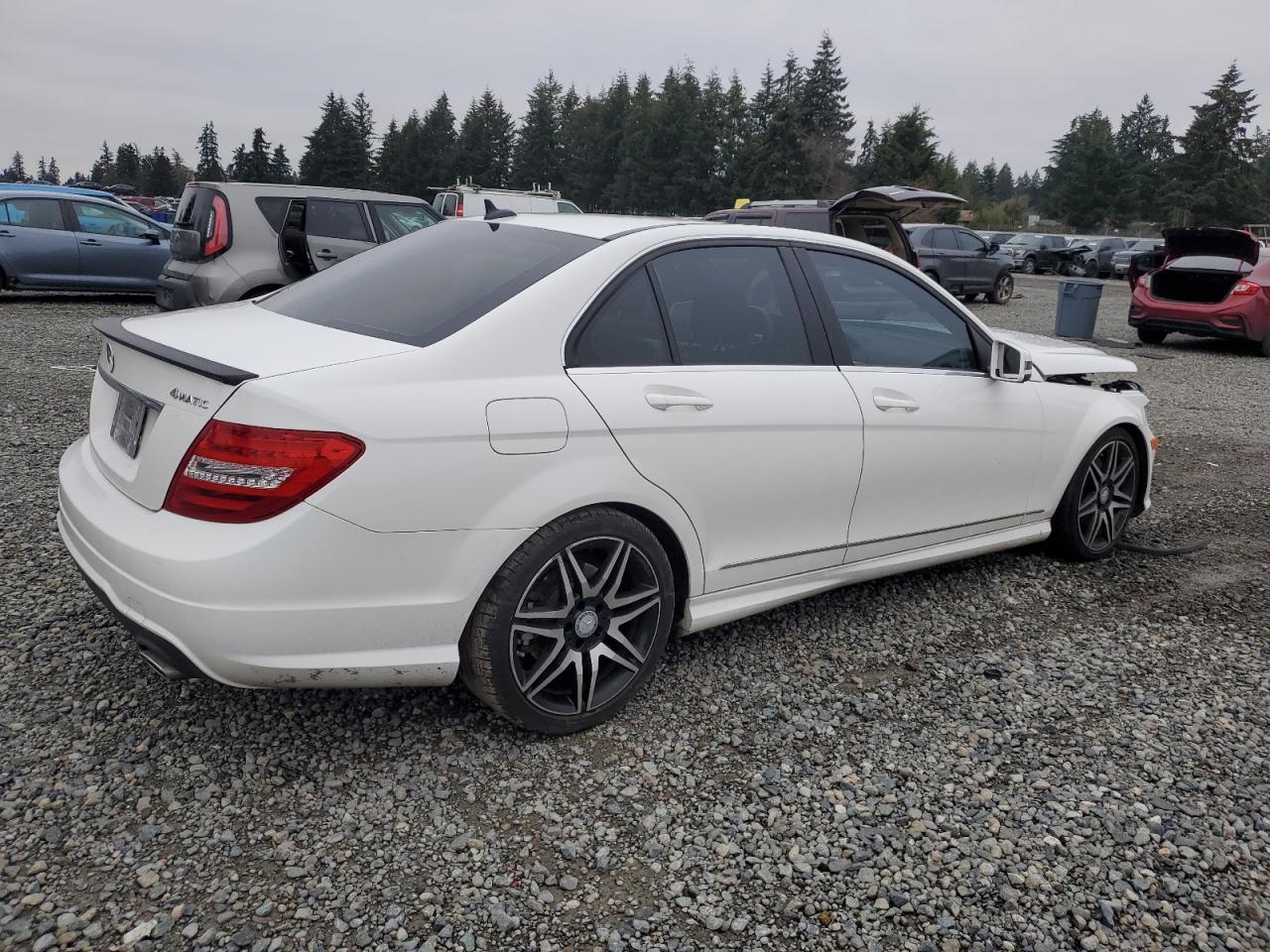 VIN WDDGF8AB7DG082095 2013 MERCEDES-BENZ C-CLASS no.3