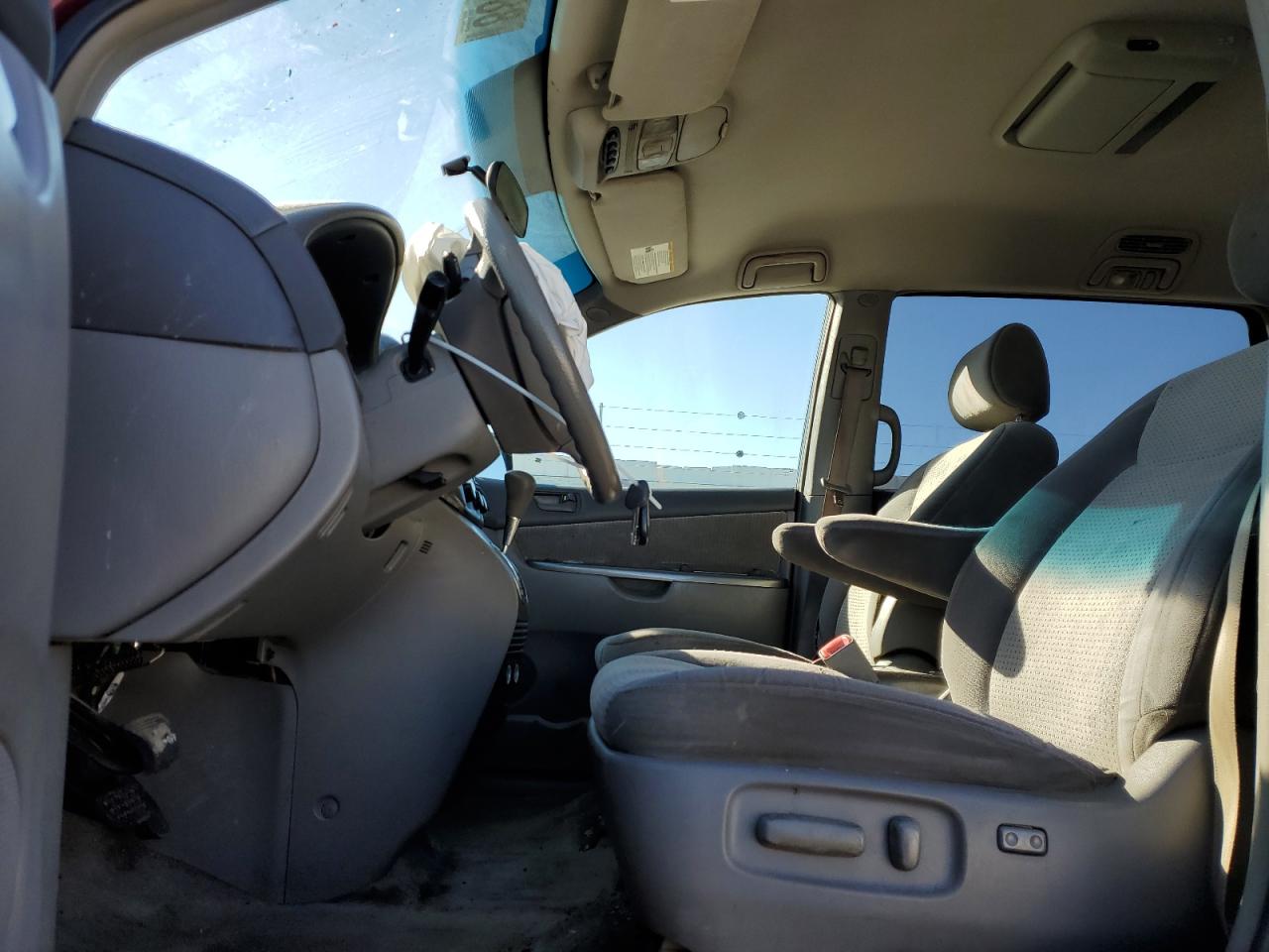 2008 Toyota Sienna - Image 7