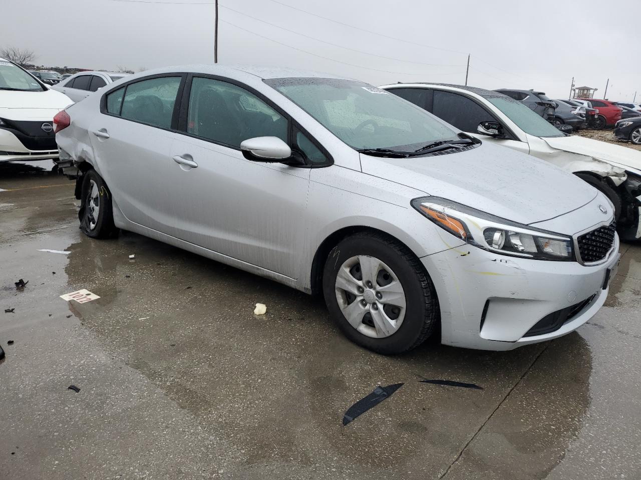 2017 Kia Forte - Image 4