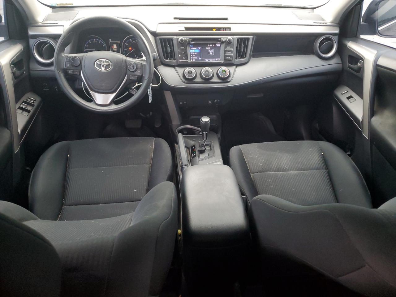 2017 Toyota RAV 4 - Image 8