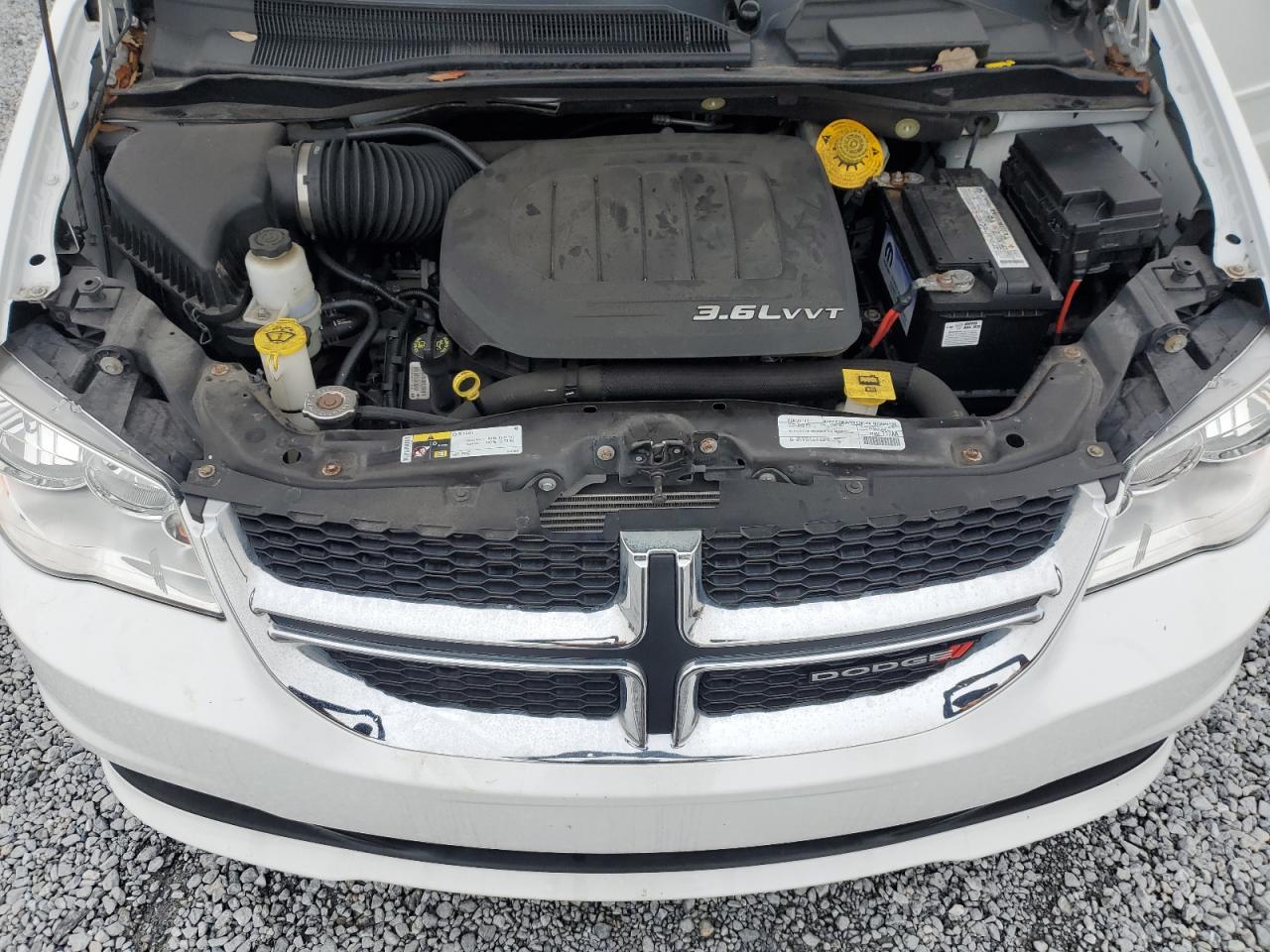 2015 Dodge Caravan - Image 12