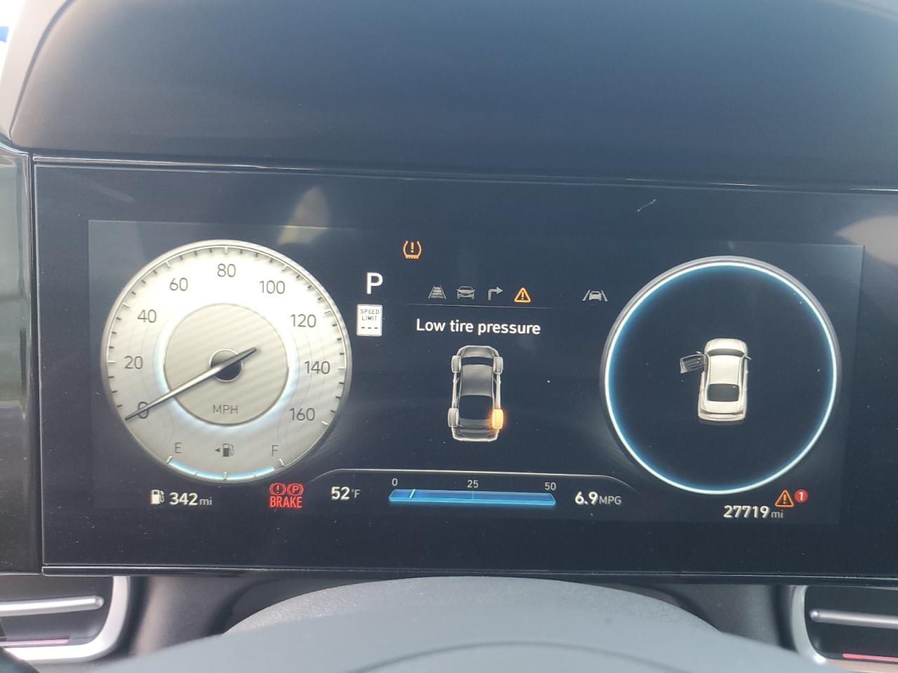 2024 Hyundai Elantra - Image 9