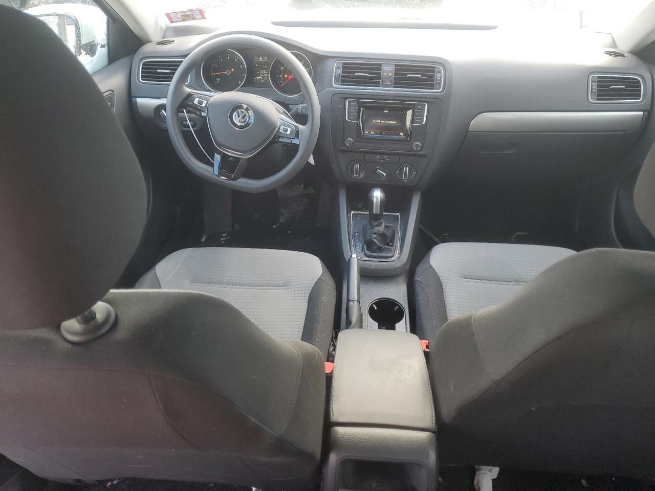 2017 Volkswagen Jetta - Image 8
