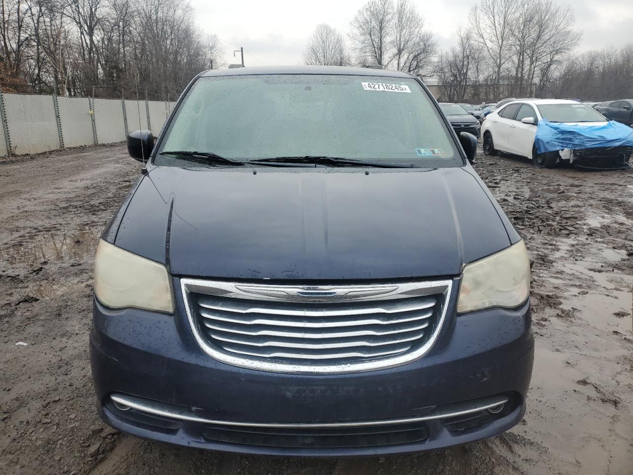 2014 Chrysler Town & Country - Image 5
